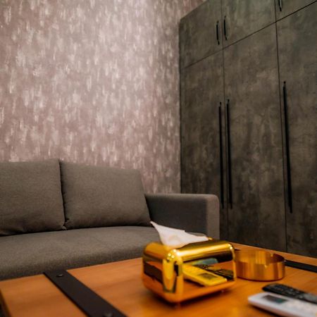 Hotel Serviced Apartments Top One Infinity Pool With View Of 360 Degree Phnom Penh Exterior photo