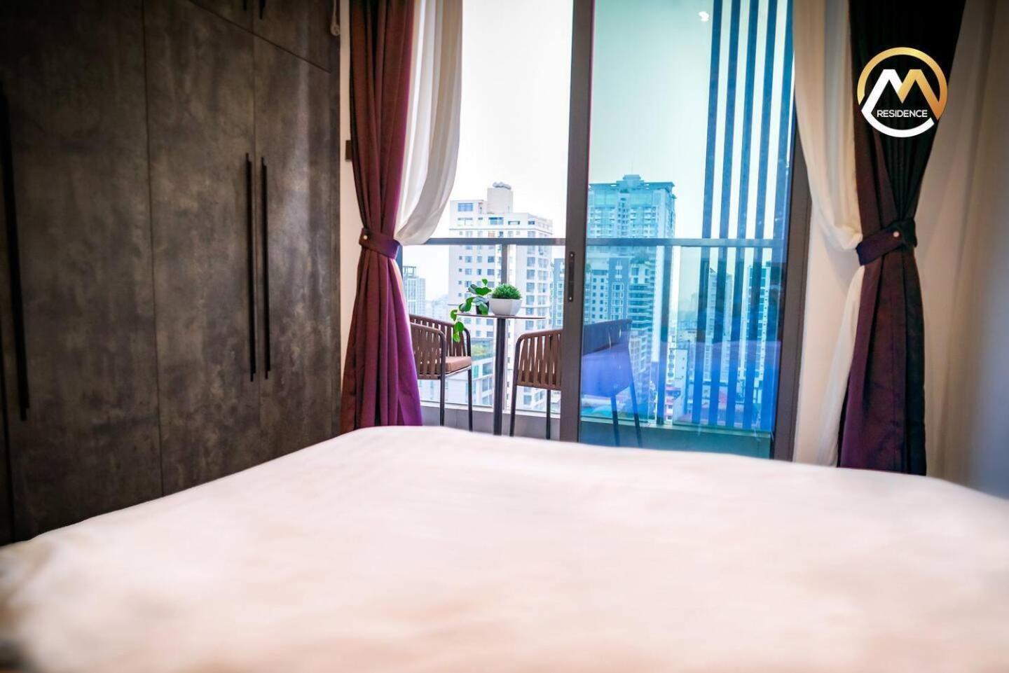 Hotel Serviced Apartments Top One Infinity Pool With View Of 360 Degree Phnom Penh Exterior photo