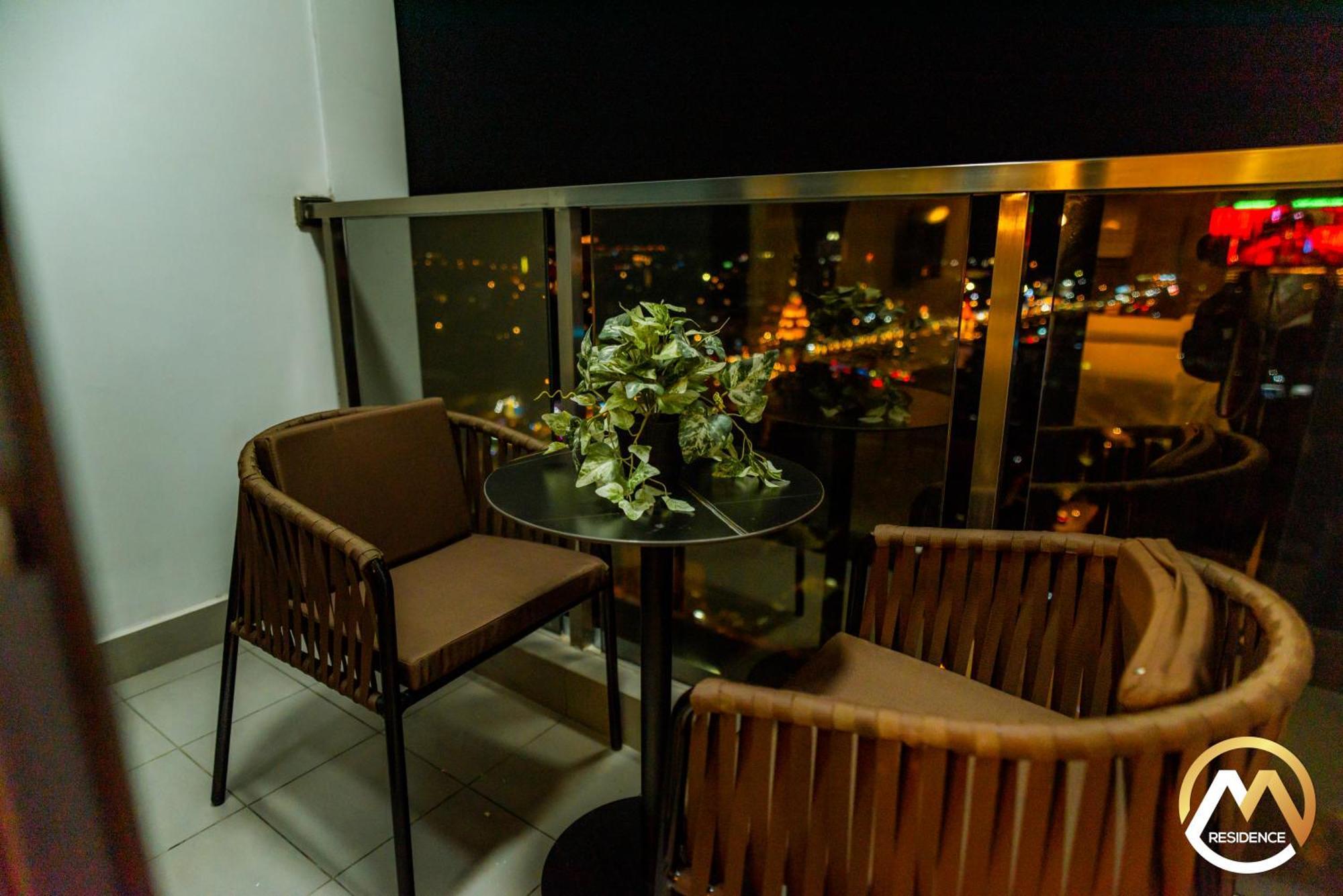 Hotel Serviced Apartments Top One Infinity Pool With View Of 360 Degree Phnom Penh Exterior photo