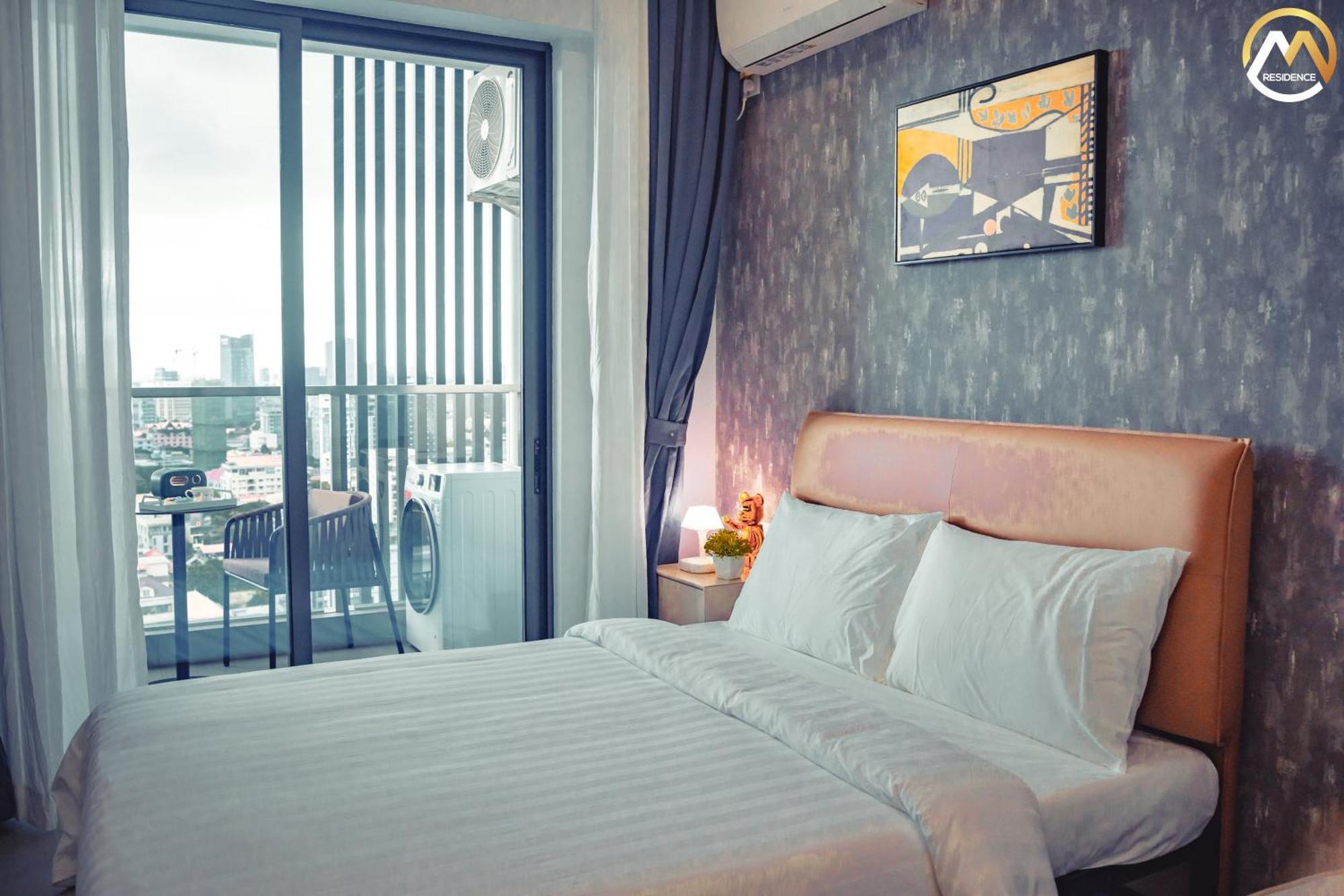 Hotel Serviced Apartments Top One Infinity Pool With View Of 360 Degree Phnom Penh Exterior photo
