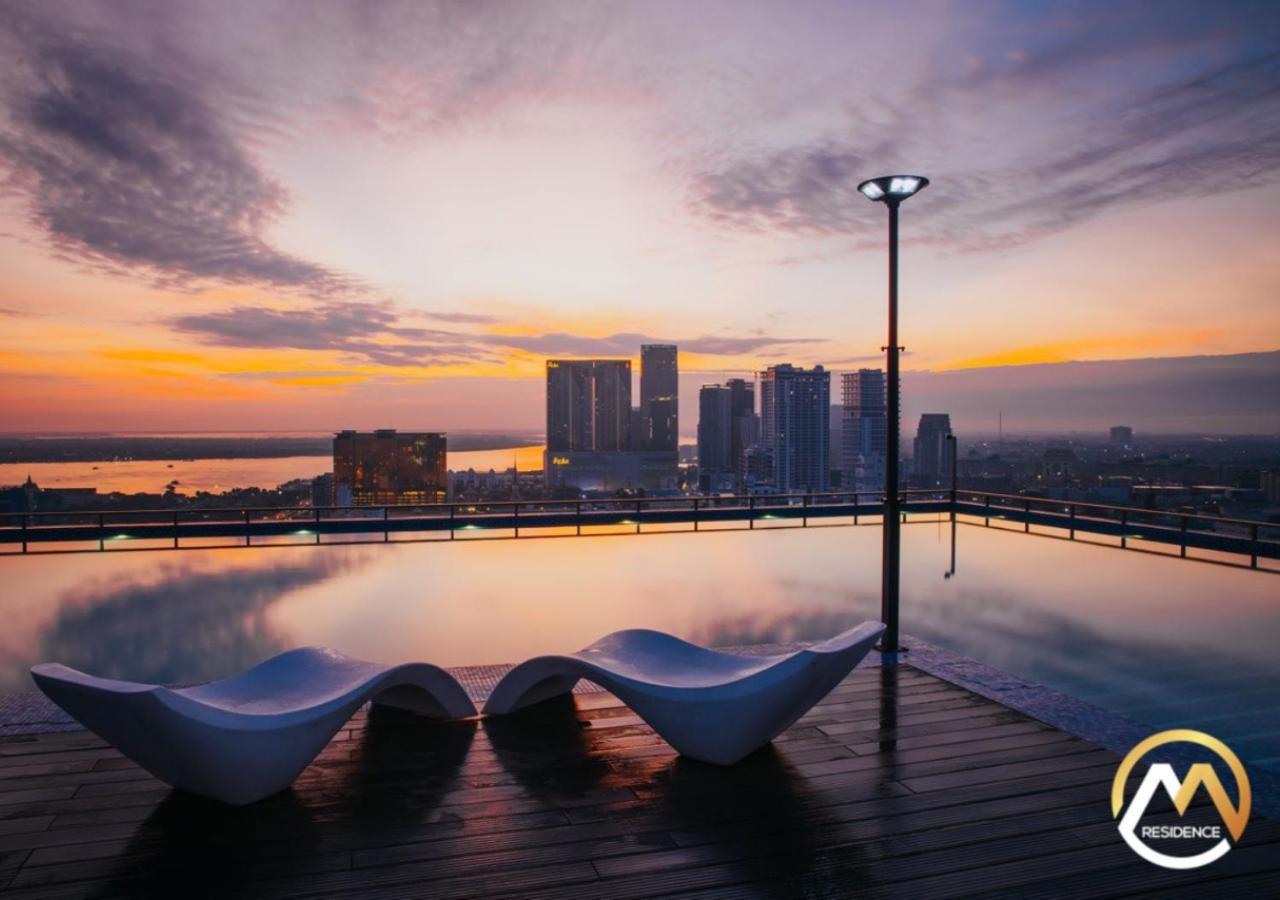 Hotel Serviced Apartments Top One Infinity Pool With View Of 360 Degree Phnom Penh Exterior photo