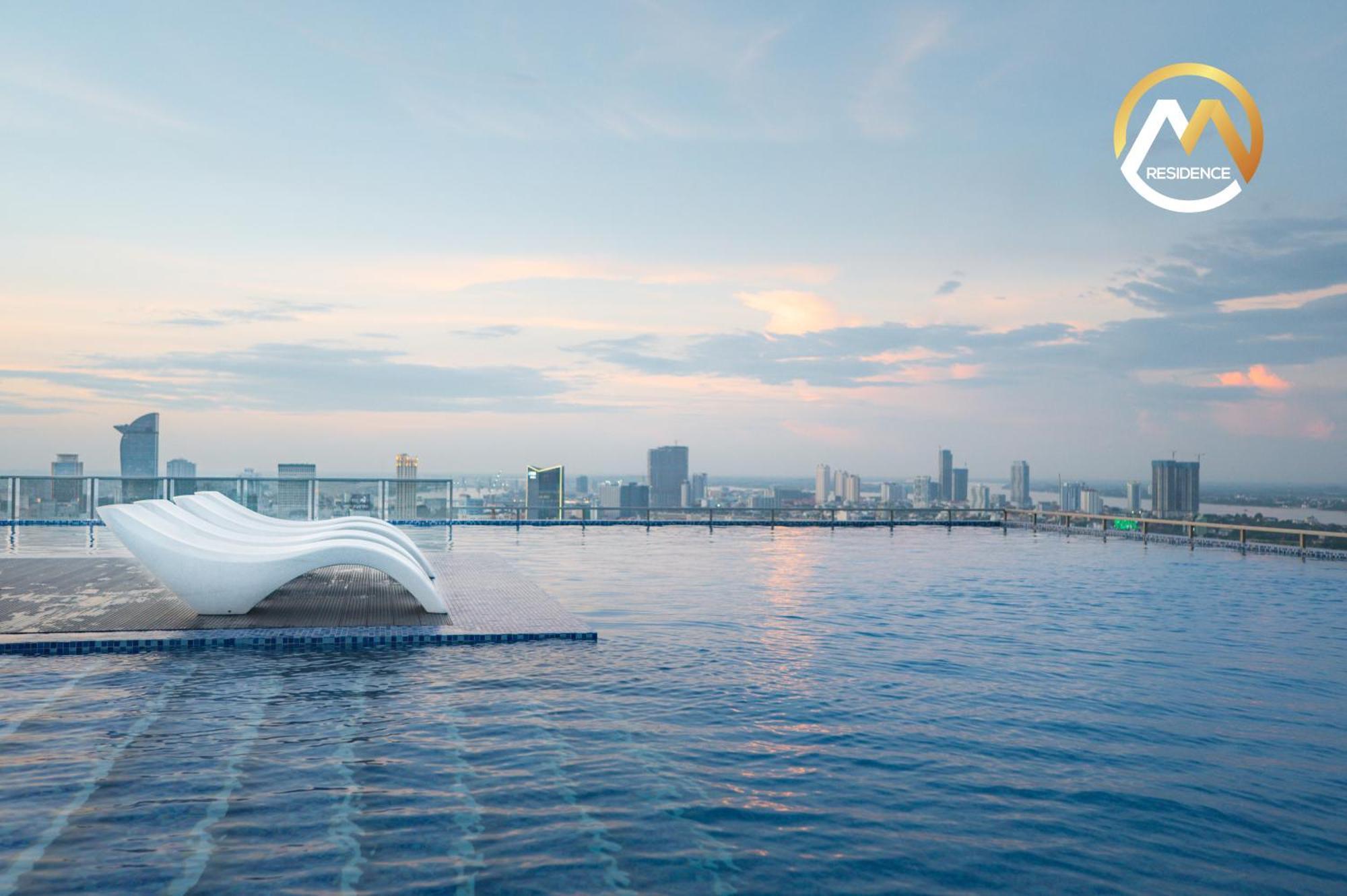 Hotel Serviced Apartments Top One Infinity Pool With View Of 360 Degree Phnom Penh Exterior photo