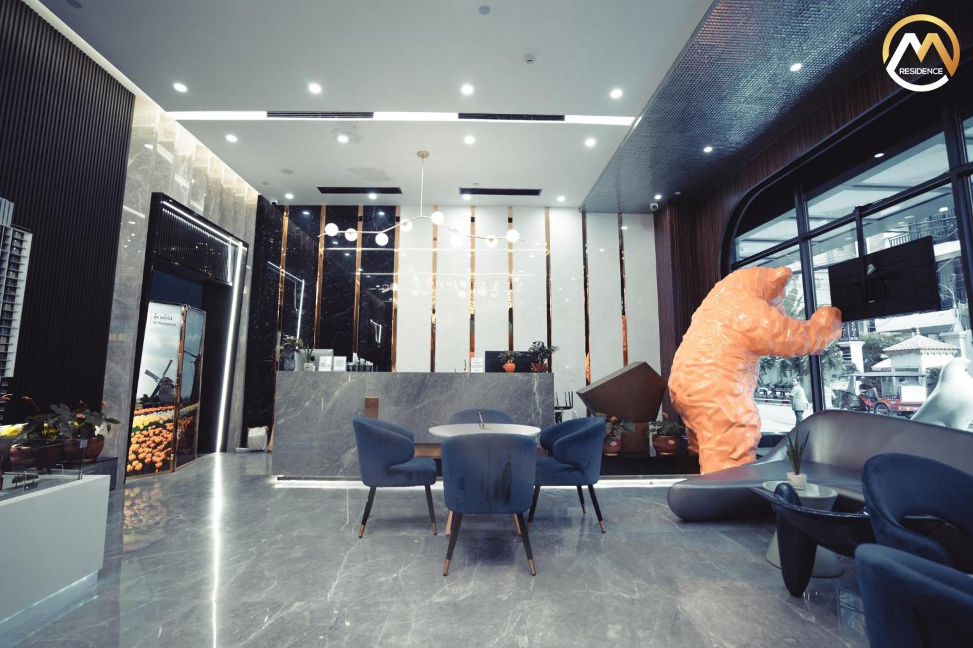 Hotel Serviced Apartments Top One Infinity Pool With View Of 360 Degree Phnom Penh Exterior photo